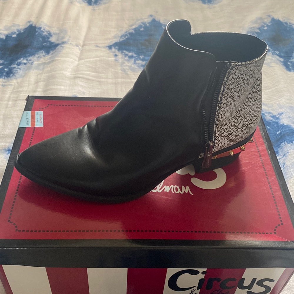 Womens Booties